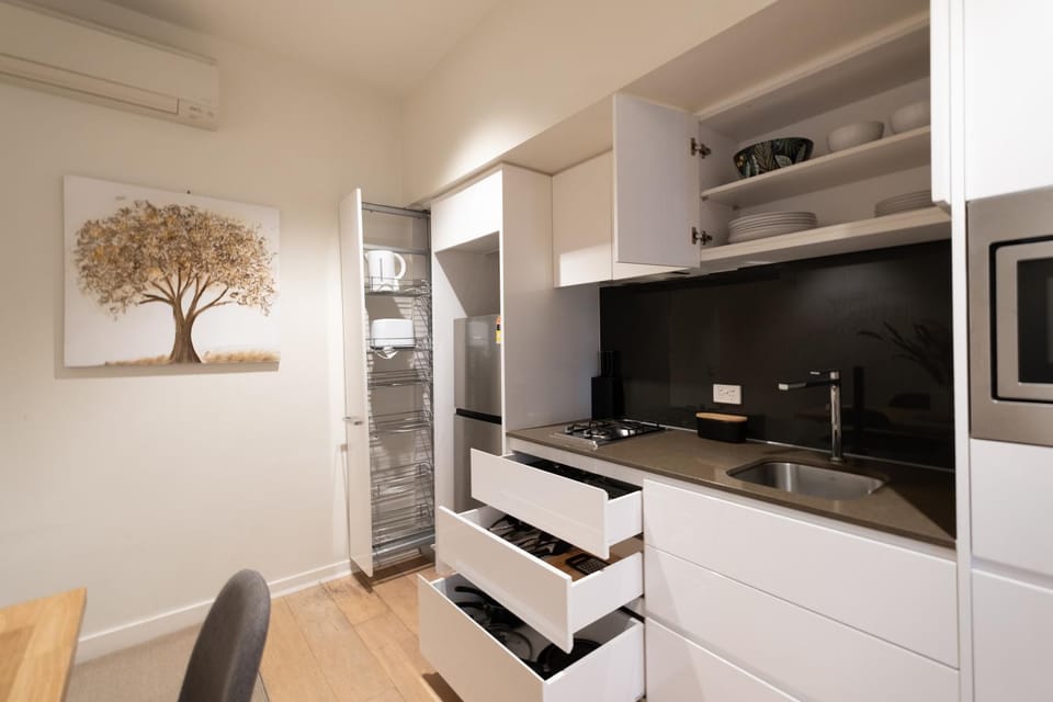 2BR apt pool gym balcony at William st MEL CBD Apartment in Melbourne