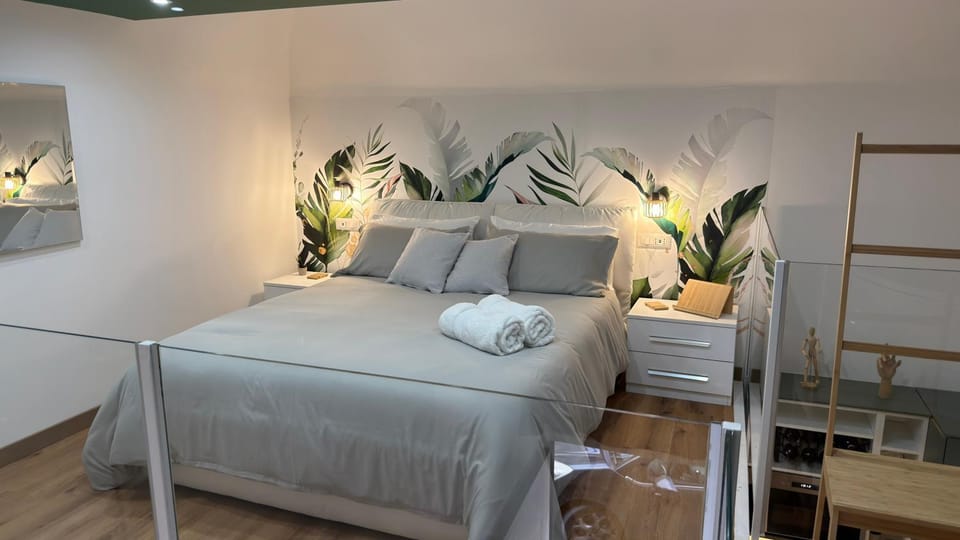 Bed, Bedroom