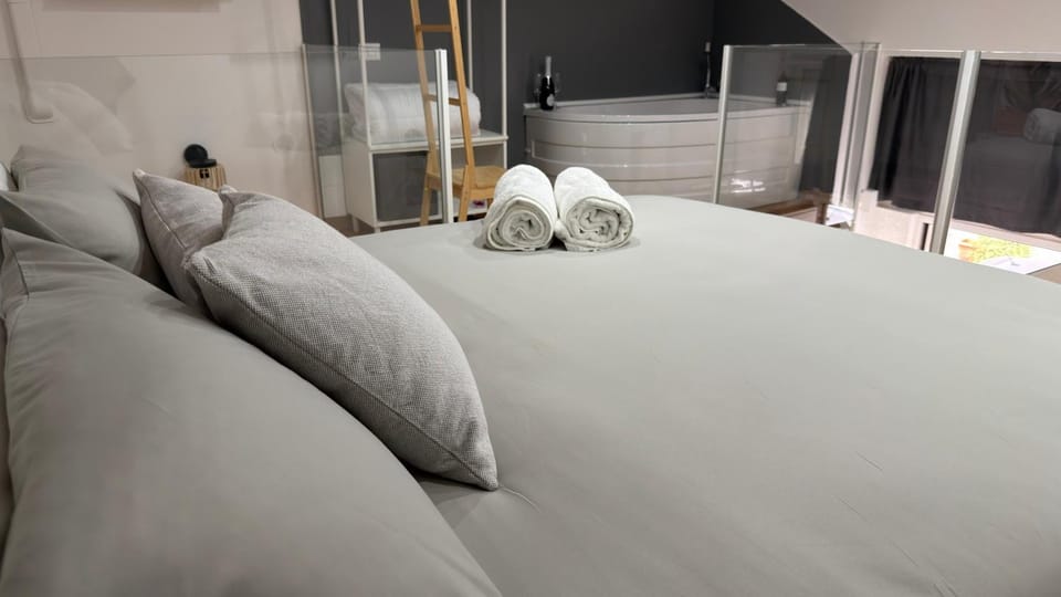 Bed, Bedroom