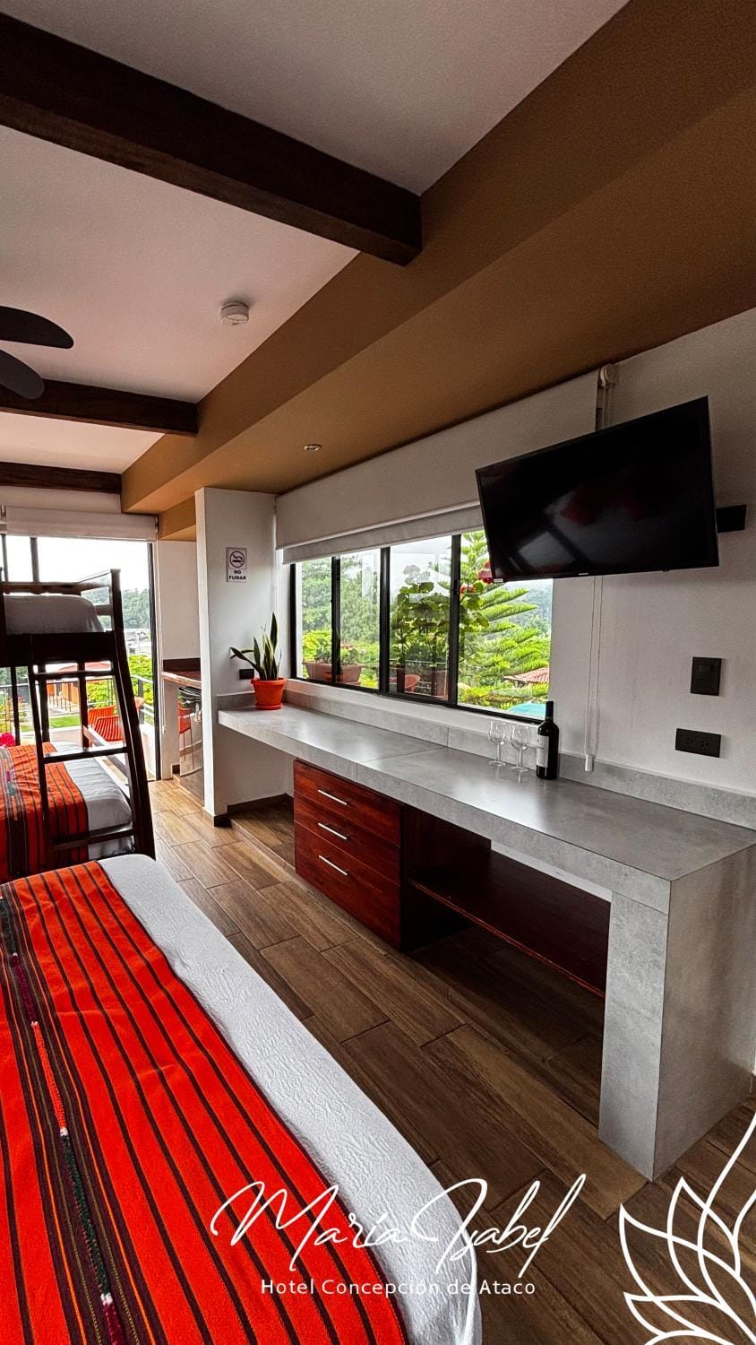 Bed, TV and multimedia, Photo of the whole room, Bedroom