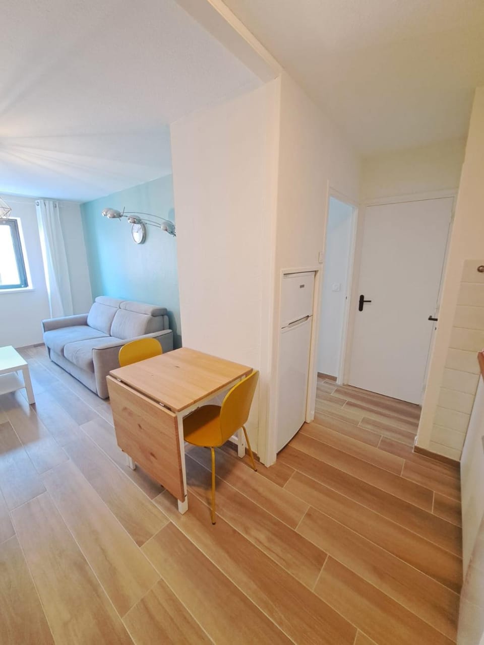 Kitchen or kitchenette, Seating area