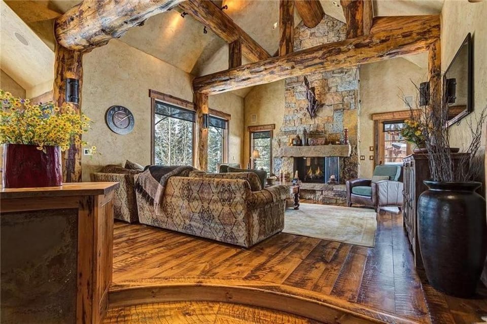 Rustic-elegance wrapped in custom mountain luxury, steps from Baldy Hiking Trail and shuttle stop House in Summit County