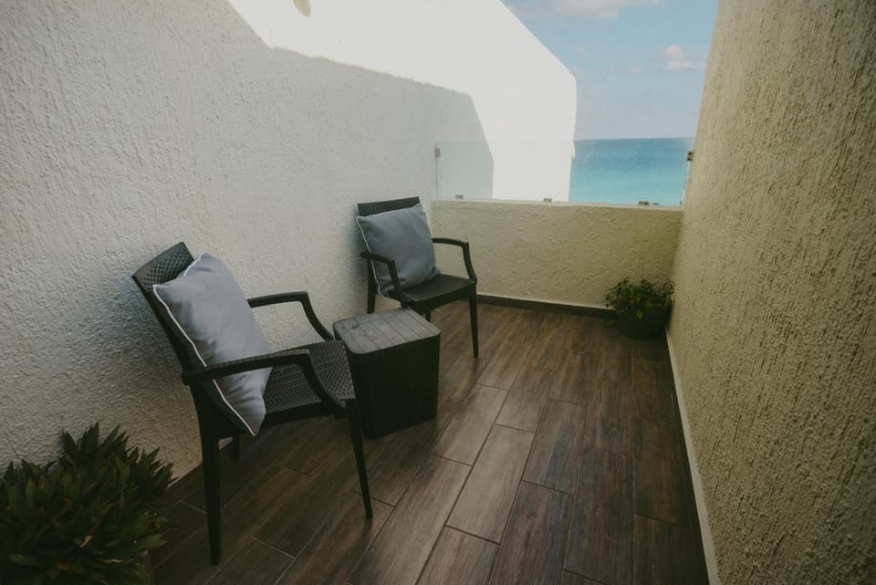 Day, Natural landscape, View (from property/room), Balcony/Terrace, Living room, Sea view