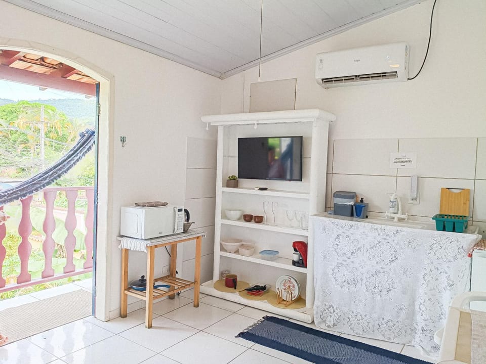 TV and multimedia, Kitchen or kitchenette, Dining area, microwave, minibar, air conditioner