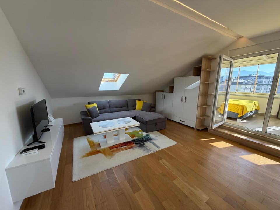 Stan na dan V&L-Lukavica Apartment in Sarajevo