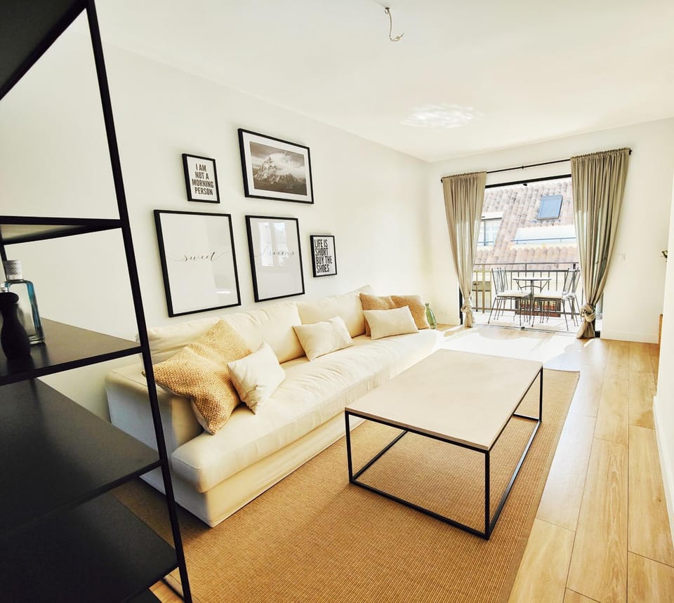 Communal lounge/ TV room, Living room