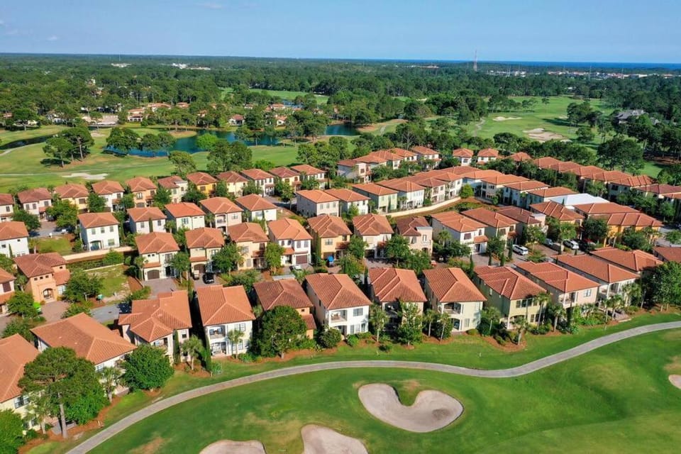 Large 4 bedroom with bunk room and 2 golf carts! House in Miramar Beach