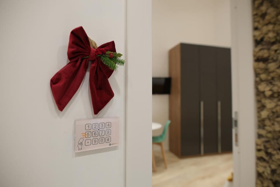 Photo of the whole room, wardrobe