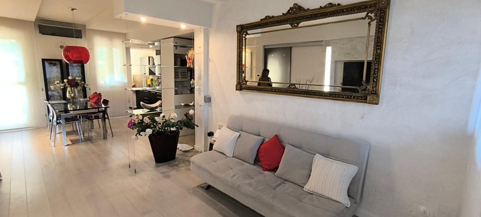 Appartamento incantevole con parcheggio gratuito Apartment in Florence
