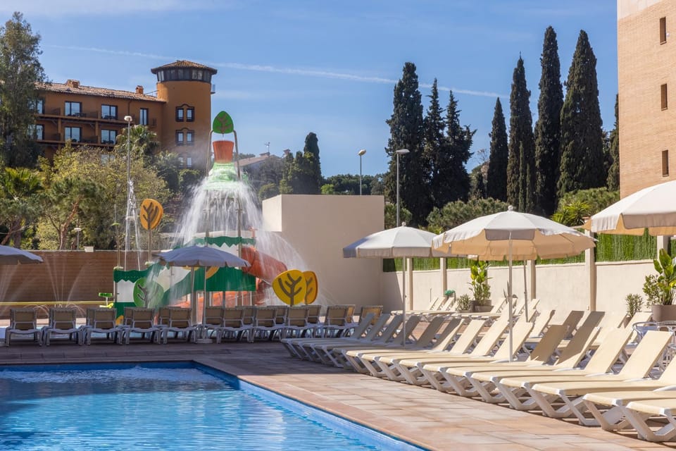 Kids's club, Swimming pool