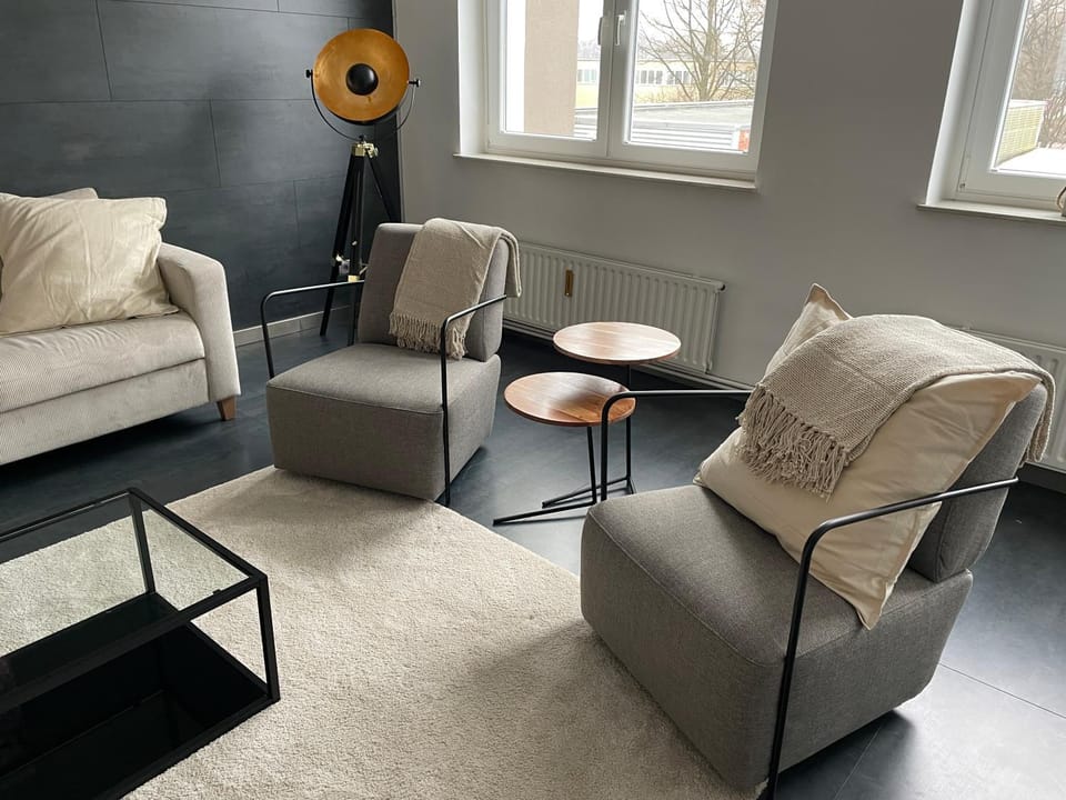 Living room, Seating area