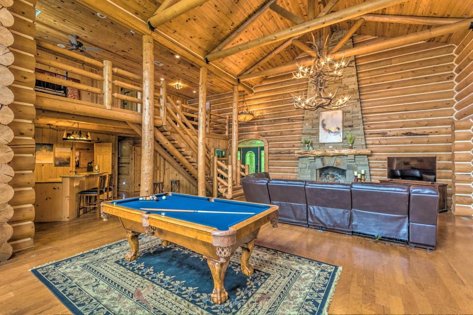 Private Dock and Slip Lake Hamilton Hideaway! House in Piney