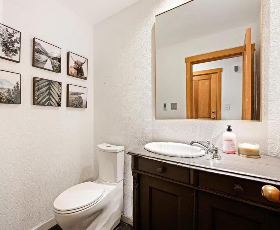 Toilet, Bathroom
