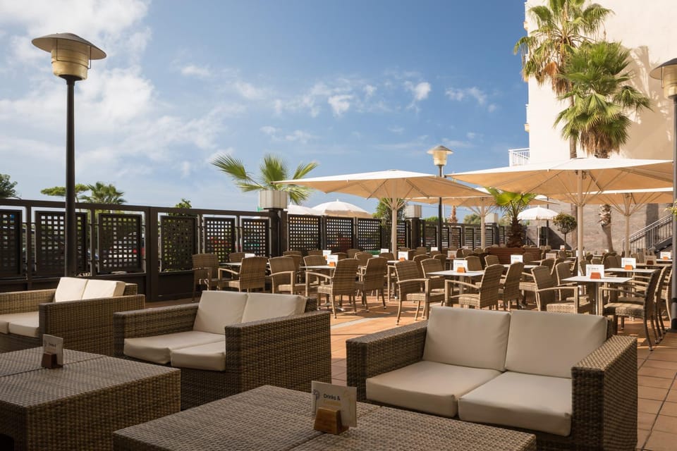 Patio, Lounge or bar, Area and facilities