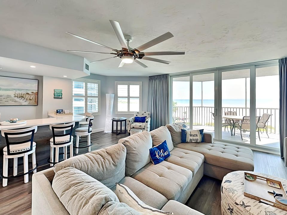Balcony/Terrace, Living room, Seating area, Dining area, Sea view