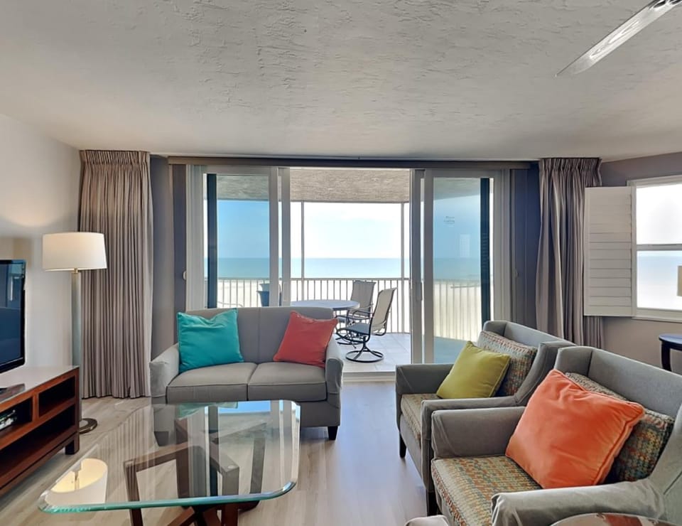 TV and multimedia, Balcony/Terrace, Living room, Seating area, Sea view, furniture
