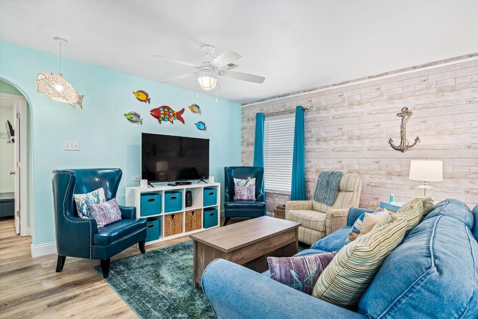 TV and multimedia, Living room, Seating area, furniture