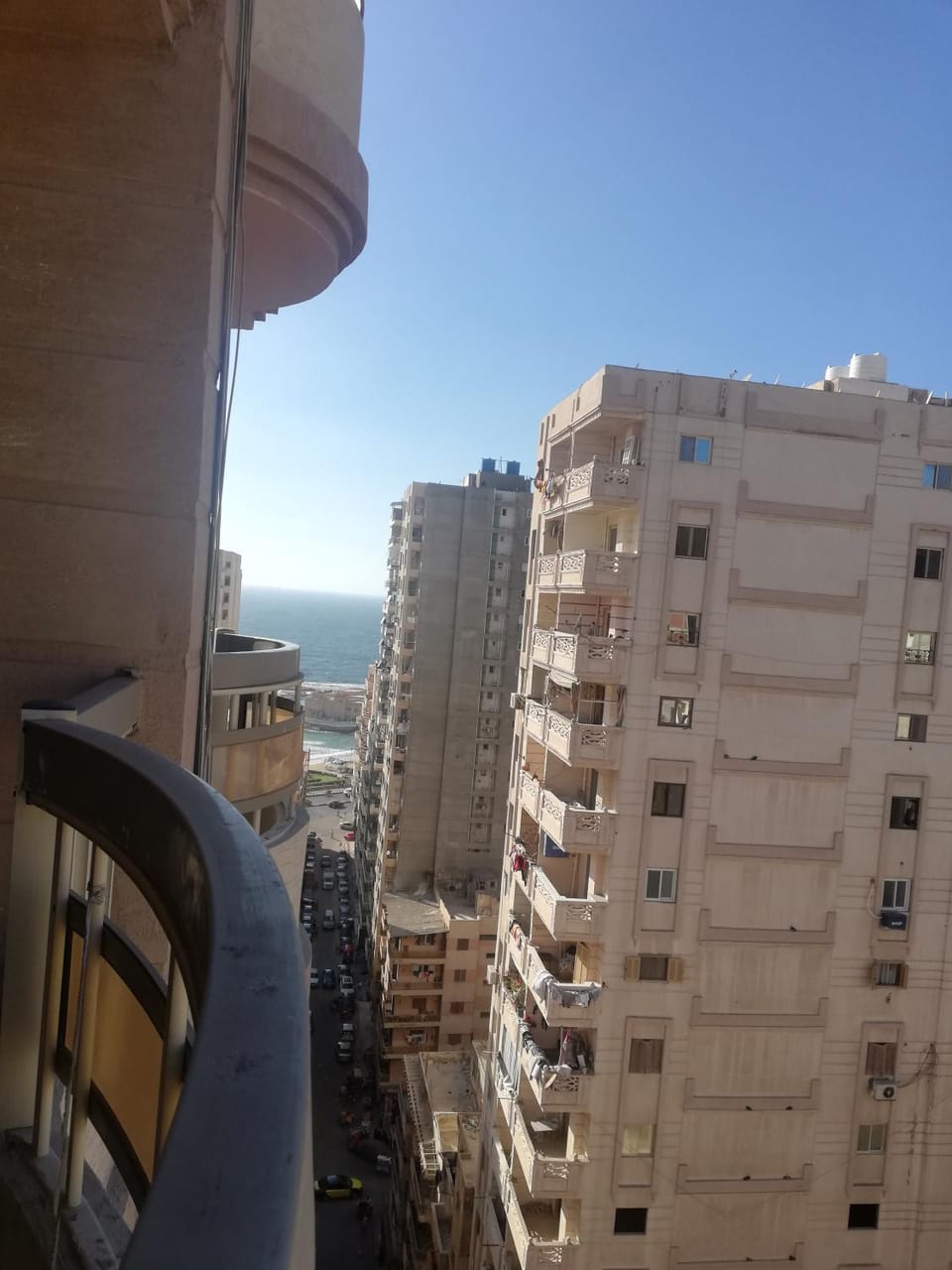 Property building, Day, Natural landscape, City view, Sea view, Quiet street view