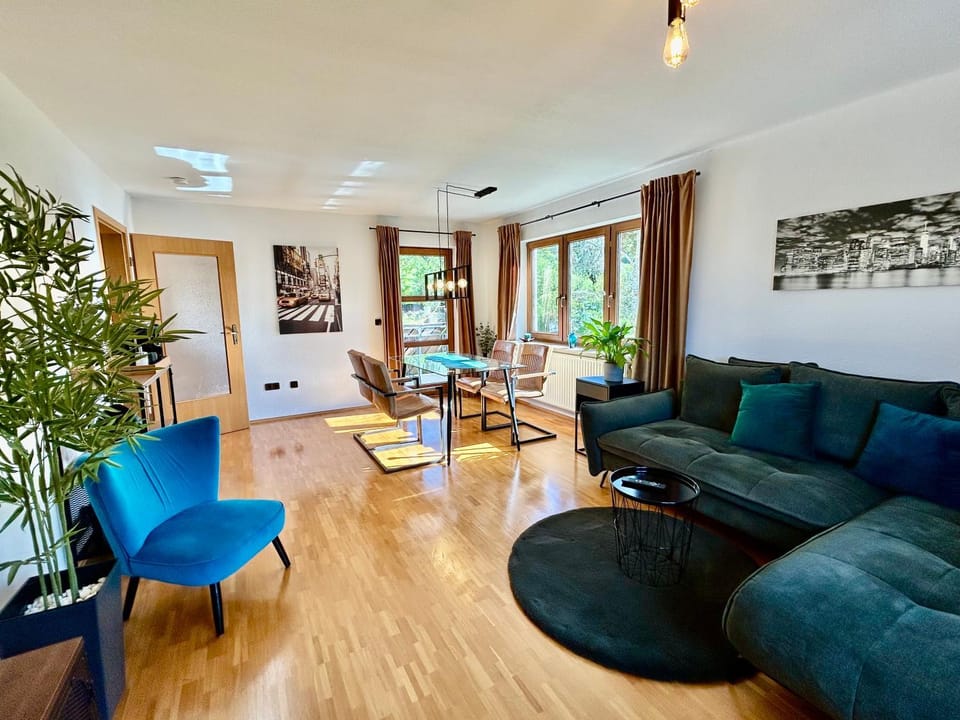 TV and multimedia, Living room, Dining area