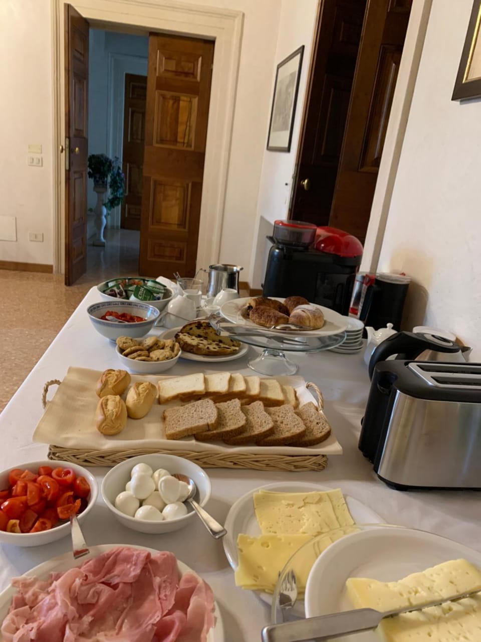 Breakfast, Buffet breakfast