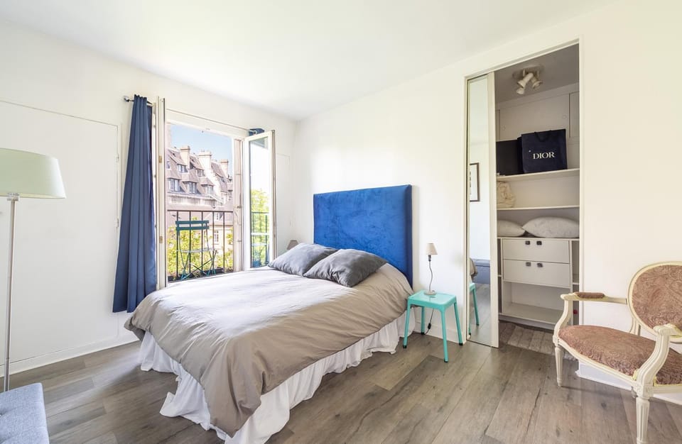 Bed, Photo of the whole room, Bedroom, storage, wardrobe