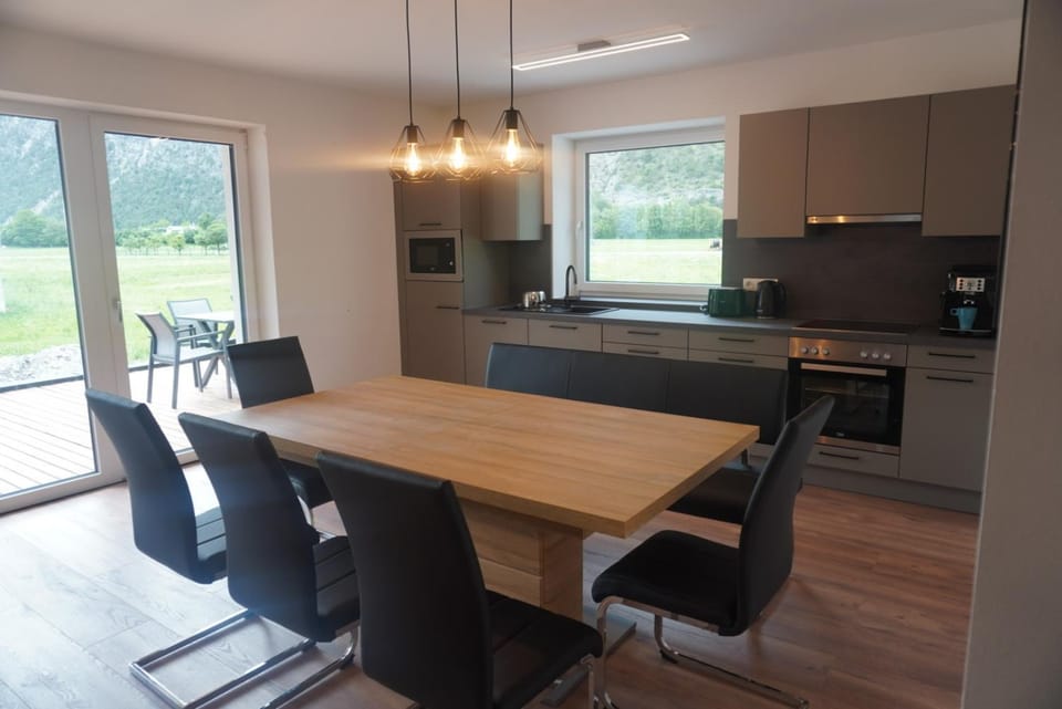 Deluxefort für 10 Gäste mit eigenem Whirlpool und Fasssauna Apartment in Tyrol