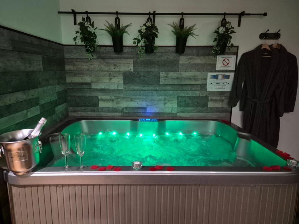 Hot Tub, Living room