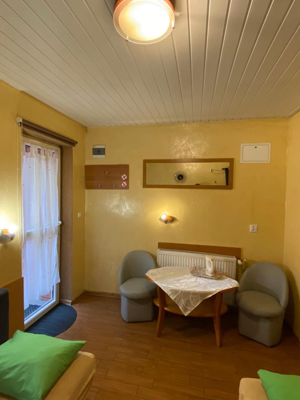 Bed, Living room, Photo of the whole room, Seating area, Bedroom