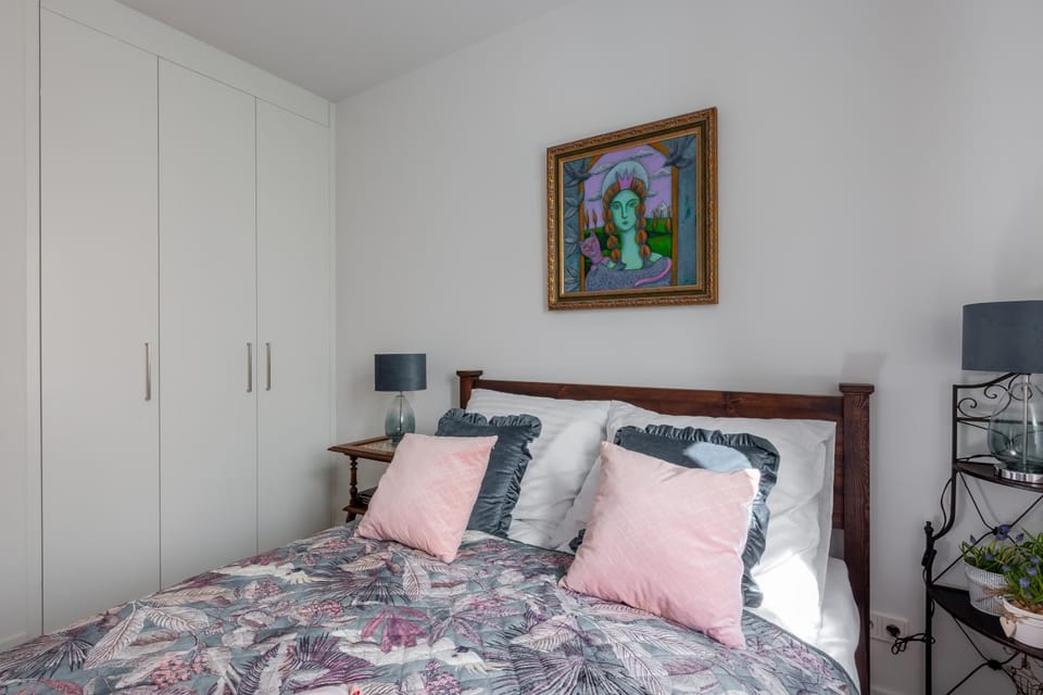 Bed, wardrobe