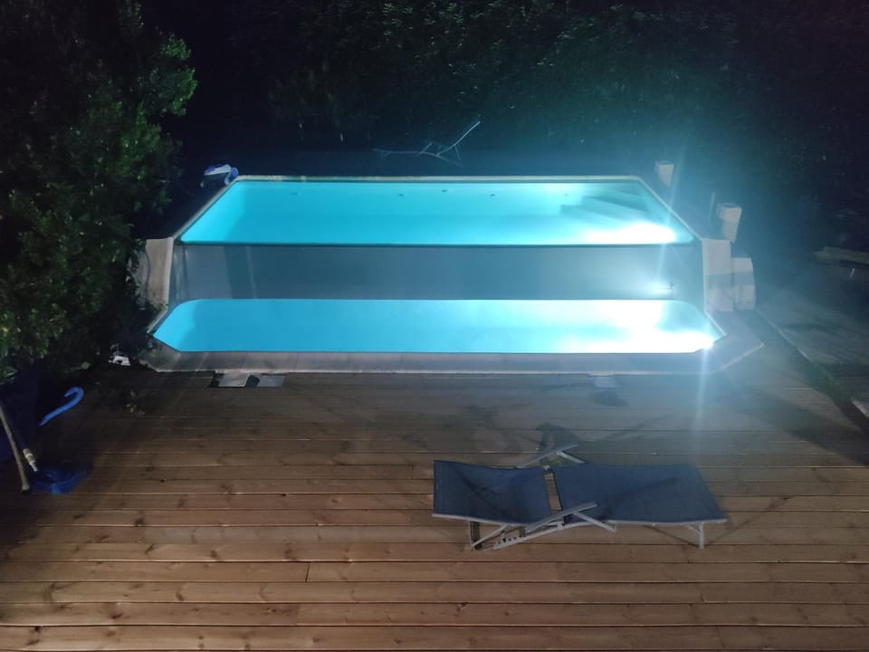 Little Italy Aéroport Tram Clim Piscine Bed and Breakfast in Mérignac