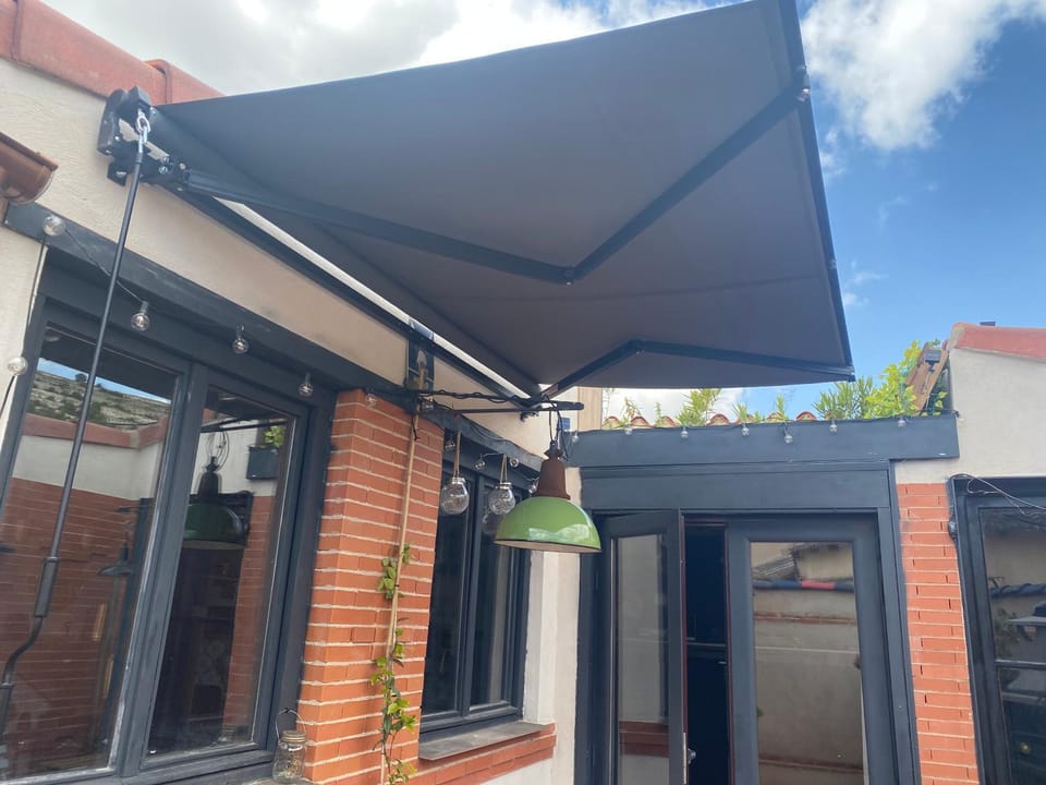 Property building, Patio, Day