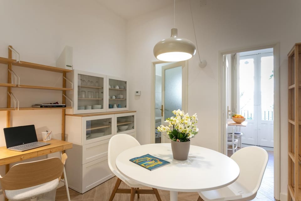 Seating area, Dining area