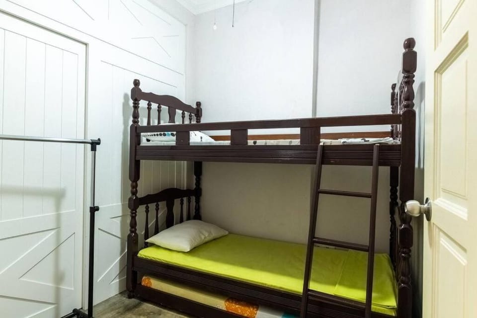 New Granny Cozy House Georgetown 2-6pax House in George Town