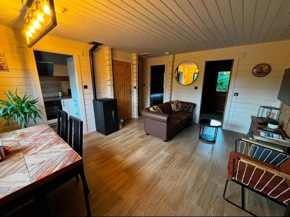 Gîtes Douillets : Chalet sur Pilotis Chalet in Dinant