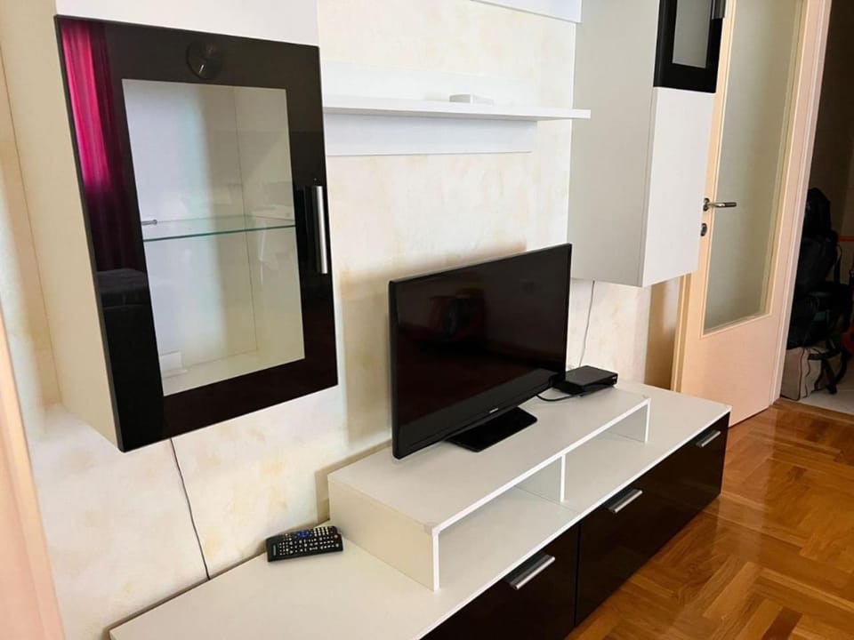 Communal lounge/ TV room, TV and multimedia