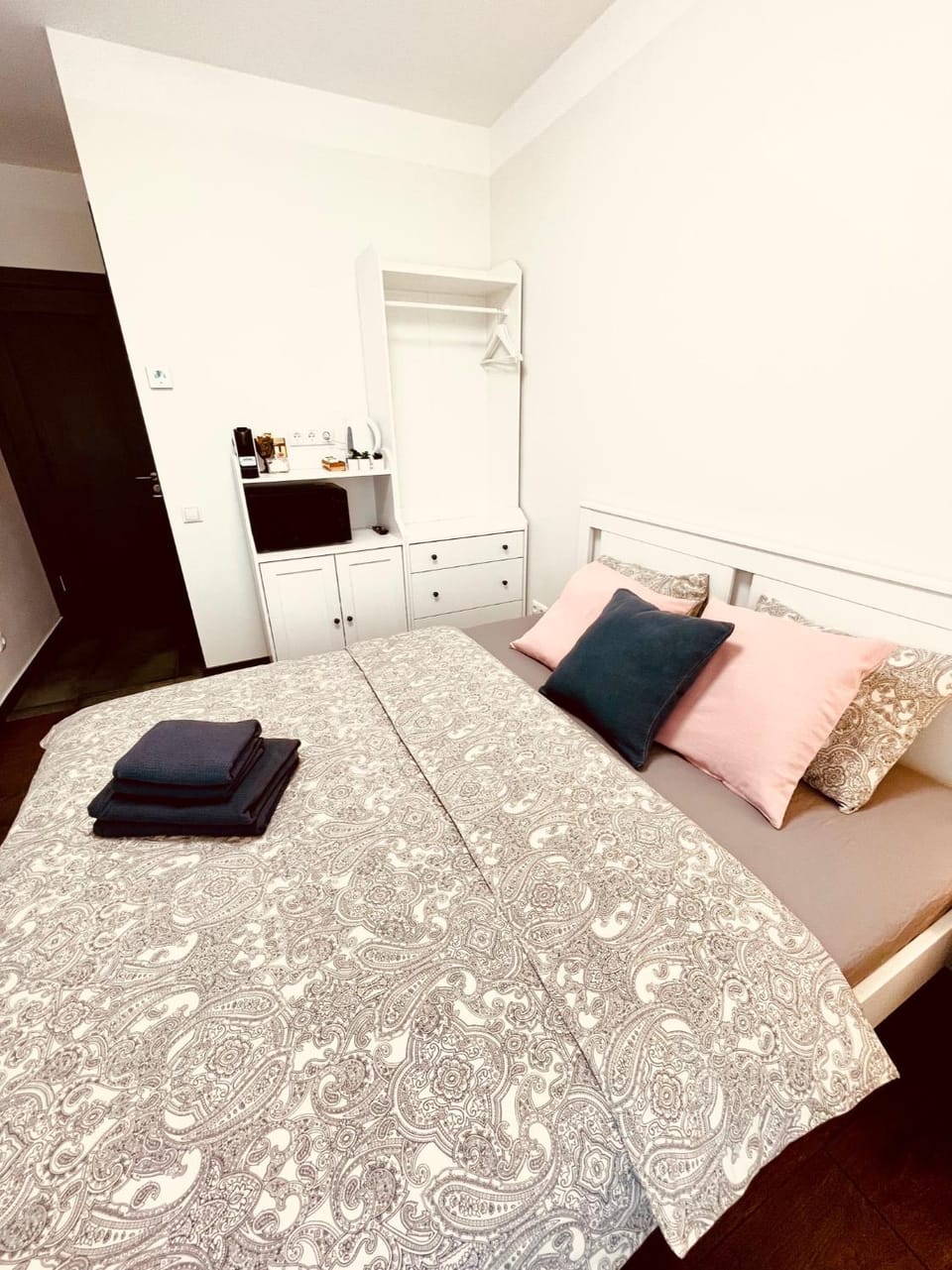 Bed, Photo of the whole room, Bedroom, towels, wardrobe