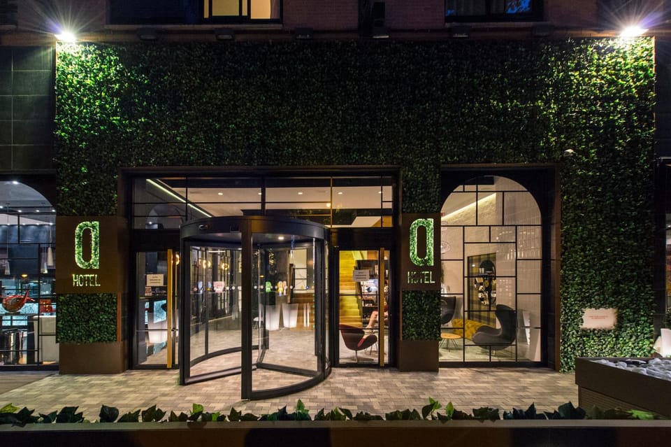 Facade/entrance