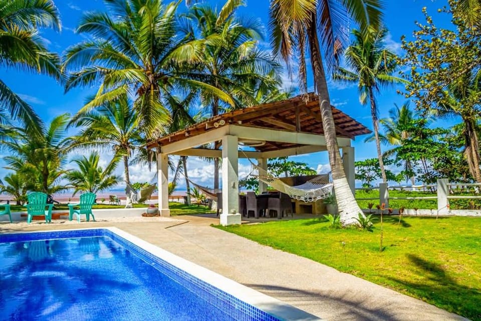 Villa Mer House in Puntarenas Province