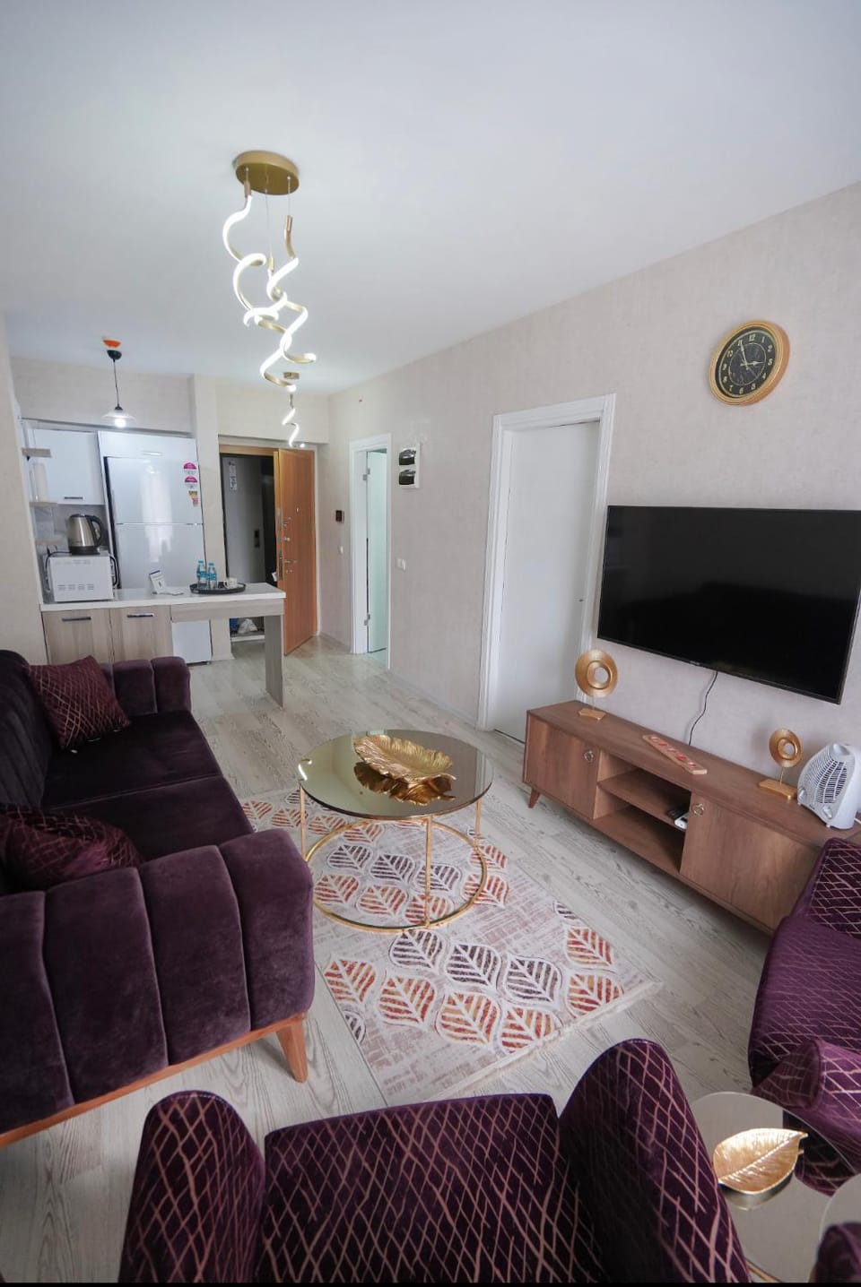 Communal lounge/ TV room, TV and multimedia, Kitchen or kitchenette, Living room, Seating area, Evening entertainment
