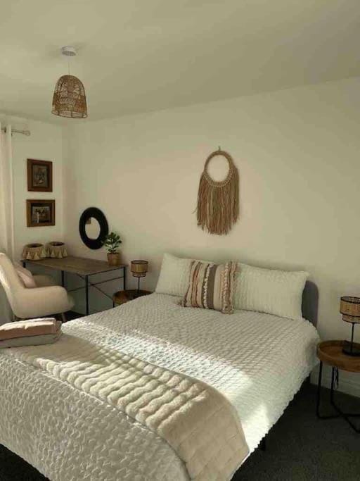 Relax with spectacular views and Hot Tub House in Northern Ireland