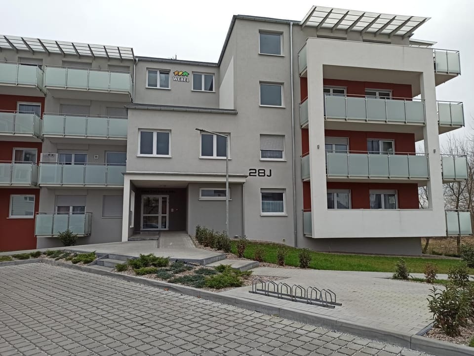 Property building, Day