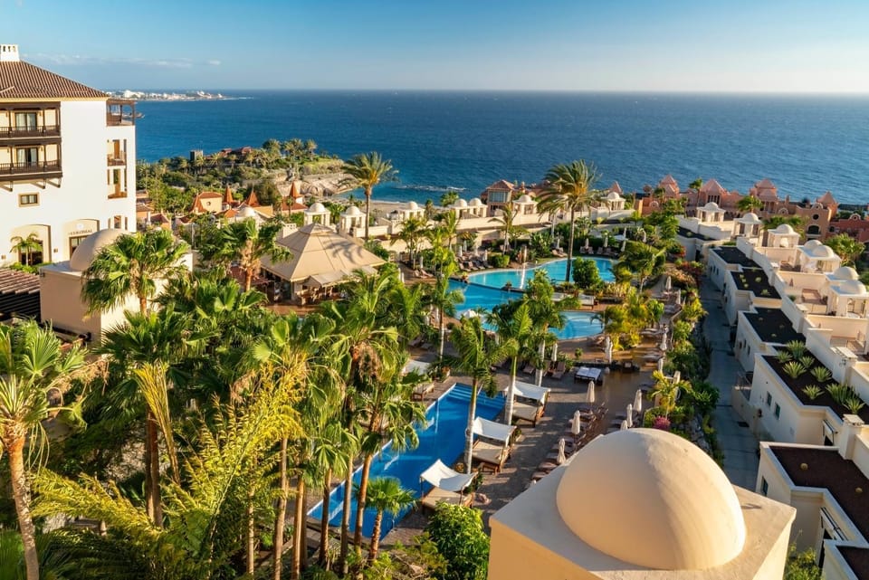 Bird's eye view, View (from property/room), Balcony/Terrace, Pool view, Sea view