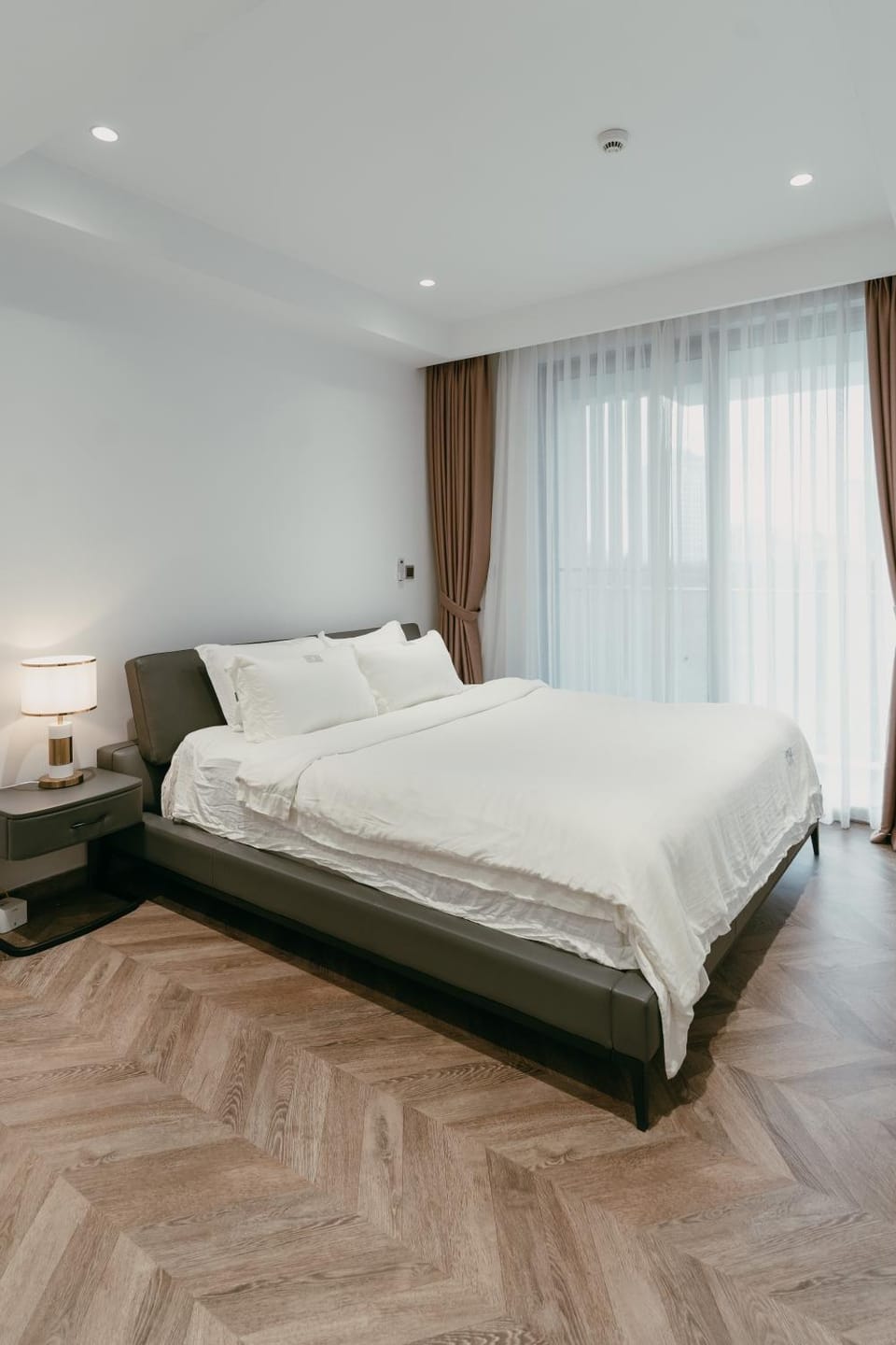 Photo of the whole room, Bedroom