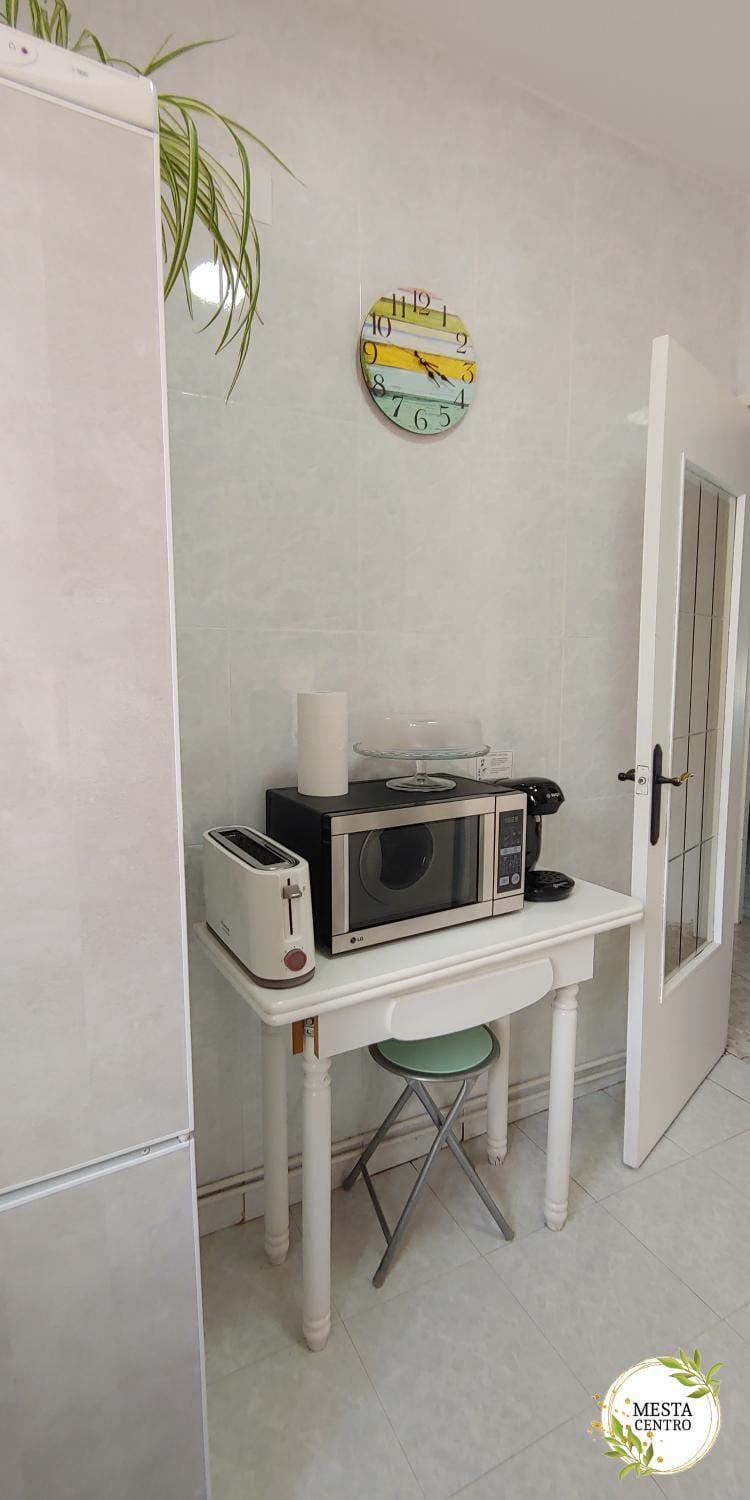 Coffee/tea facilities, Food, Breakfast, minibar, toaster, kitchen, kitchen