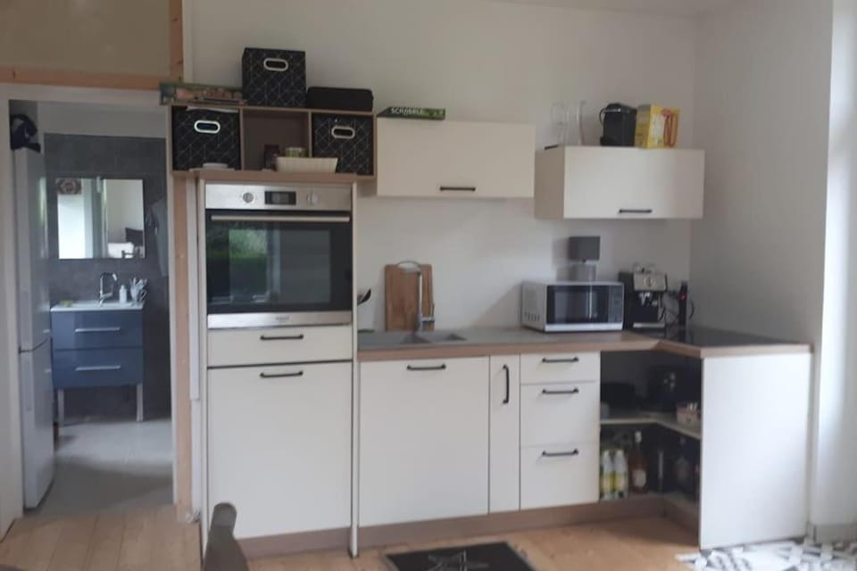 Coffee/tea facilities, Kitchen or kitchenette, dishwasher, oven, stove, toaster