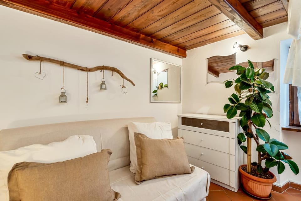 La Luna nel Castello House in Province of Massa and Carrara