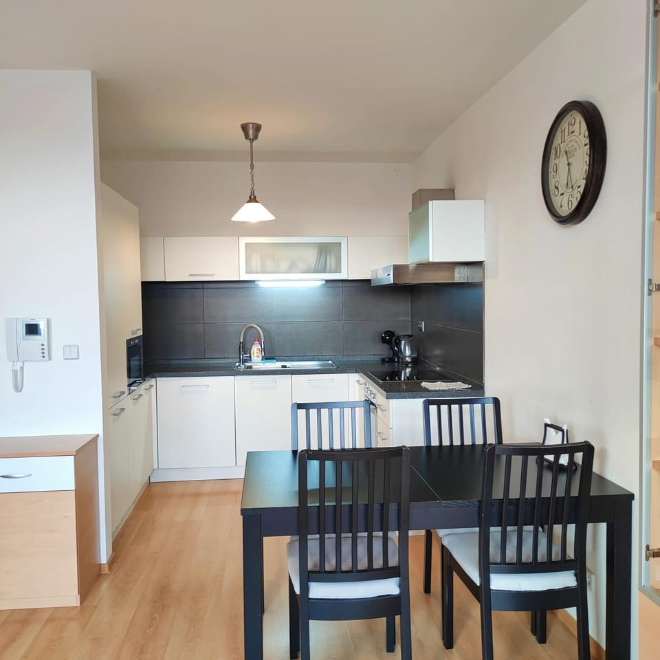 Dining area, kitchen
