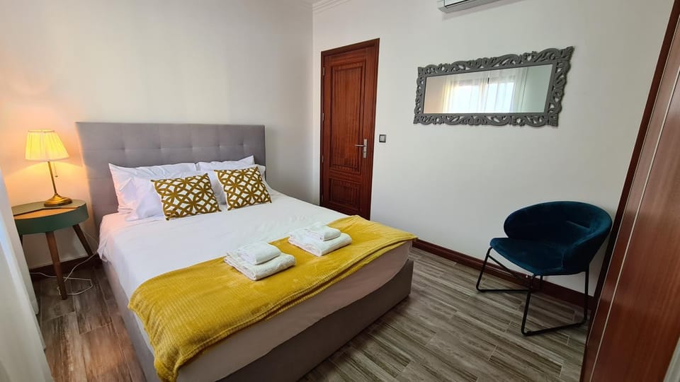 Bed, Photo of the whole room, Bedroom, wardrobe, air conditioner