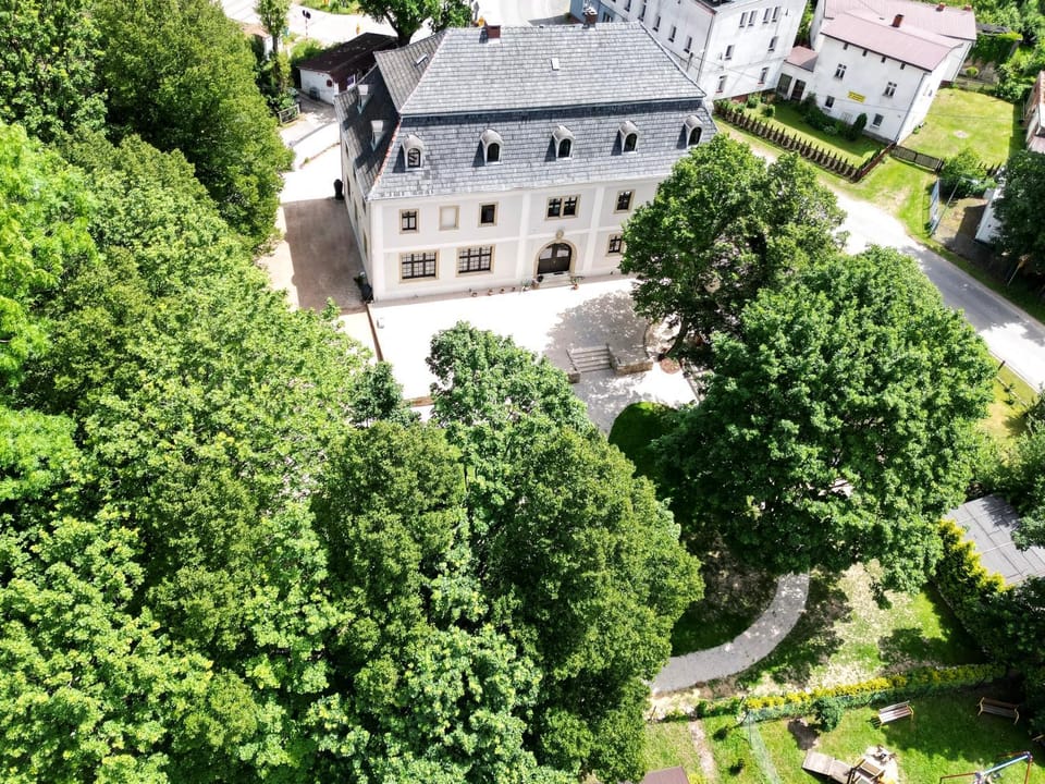 Property building, Garden, Balcony/Terrace