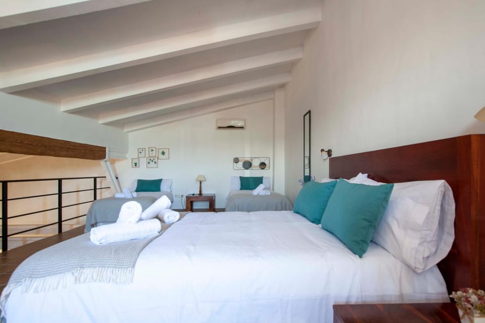 Bed, Photo of the whole room, Bedroom, towels, air conditioner